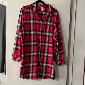 Victoria's Secret Christmas Plaid Sleep Shirt Red/Blk/W Metallic Accent.Size XL